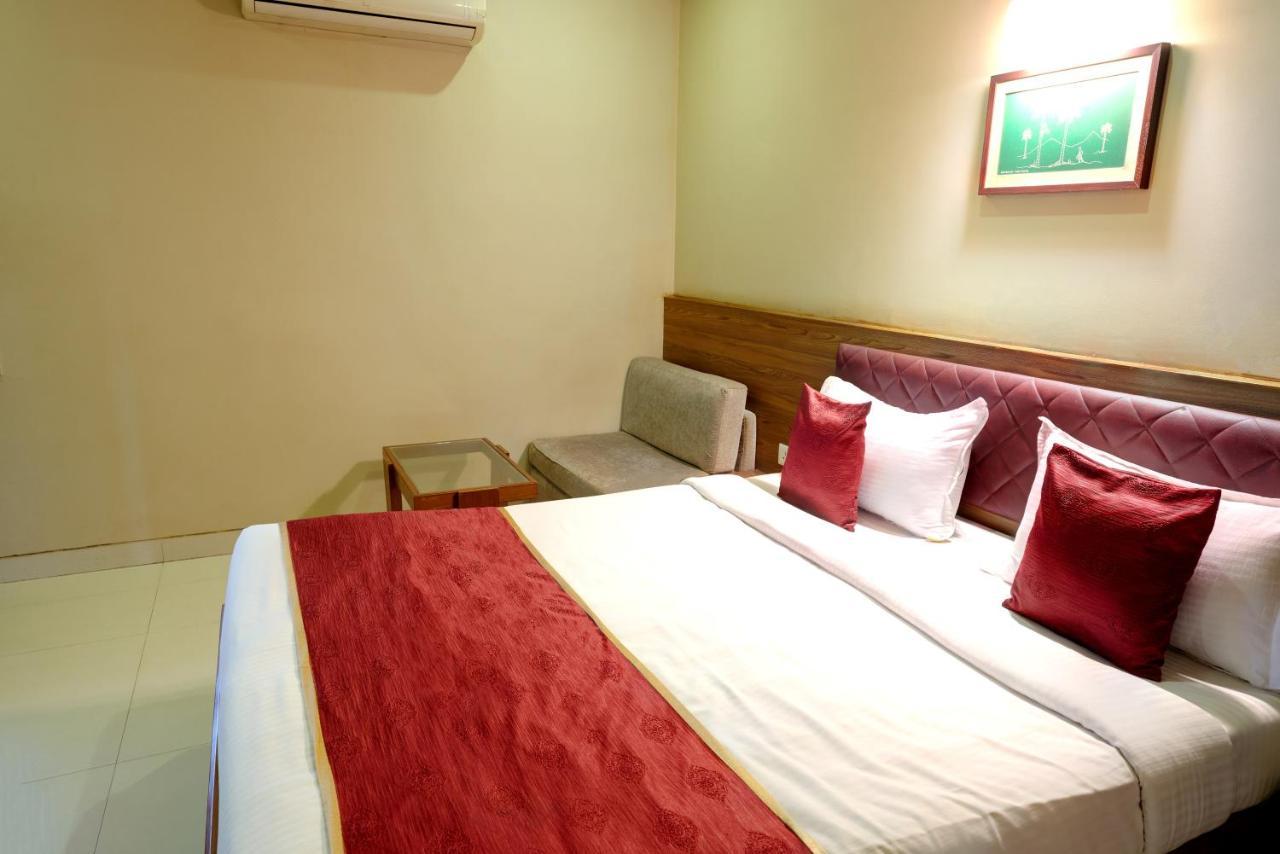 Hotel Prestige, Mangaluru Zewnętrze zdjęcie