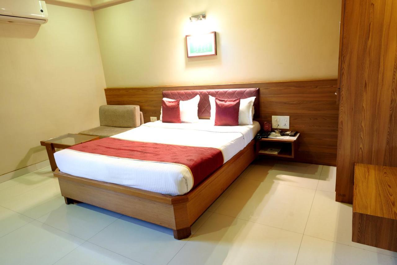 Hotel Prestige, Mangaluru Zewnętrze zdjęcie