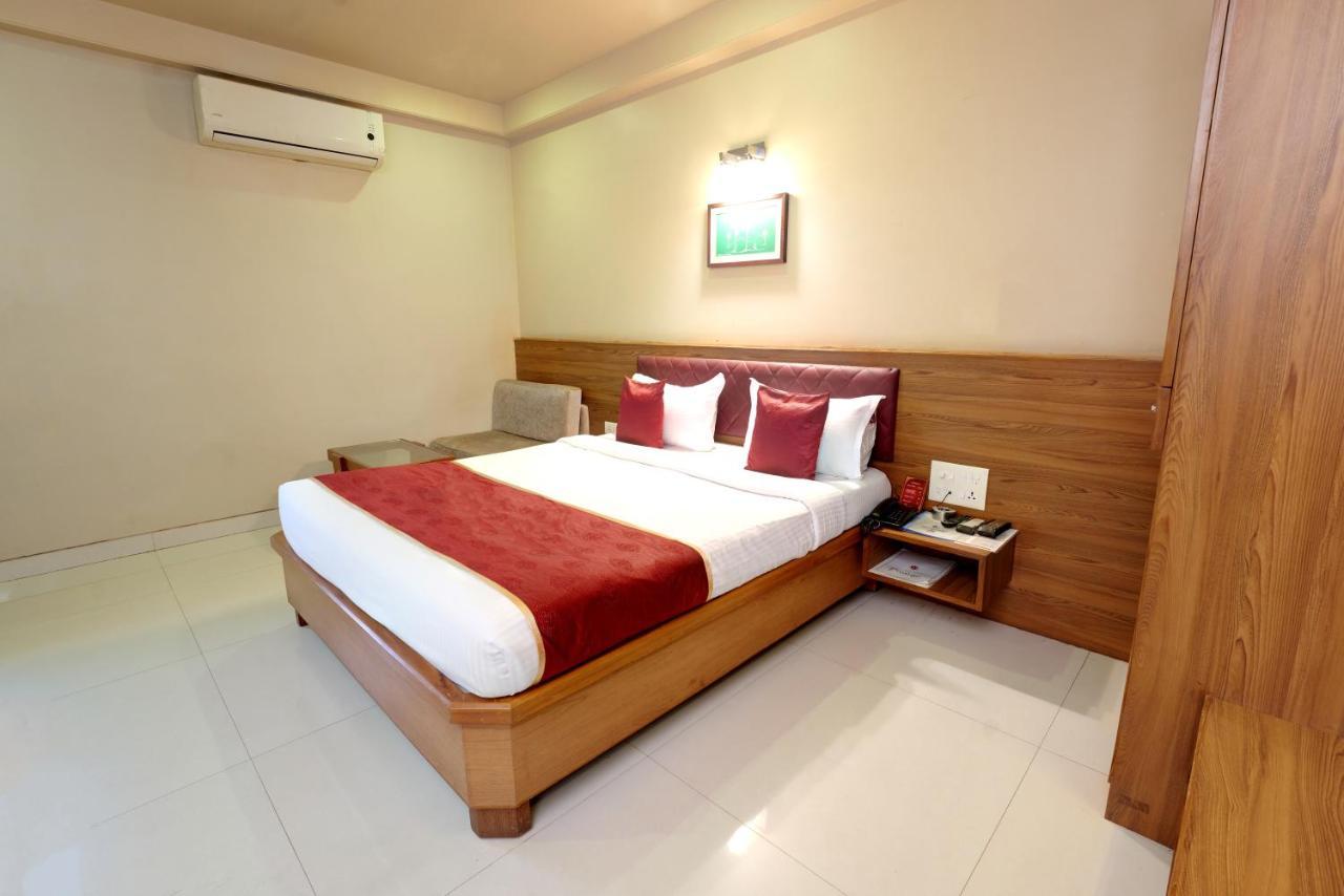 Hotel Prestige, Mangaluru Zewnętrze zdjęcie